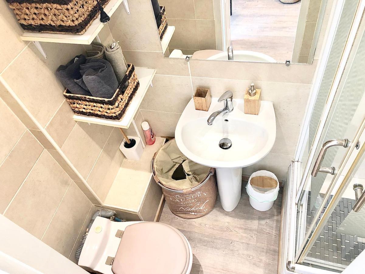 Cozy Nest Apartment Toulon Bagian luar foto